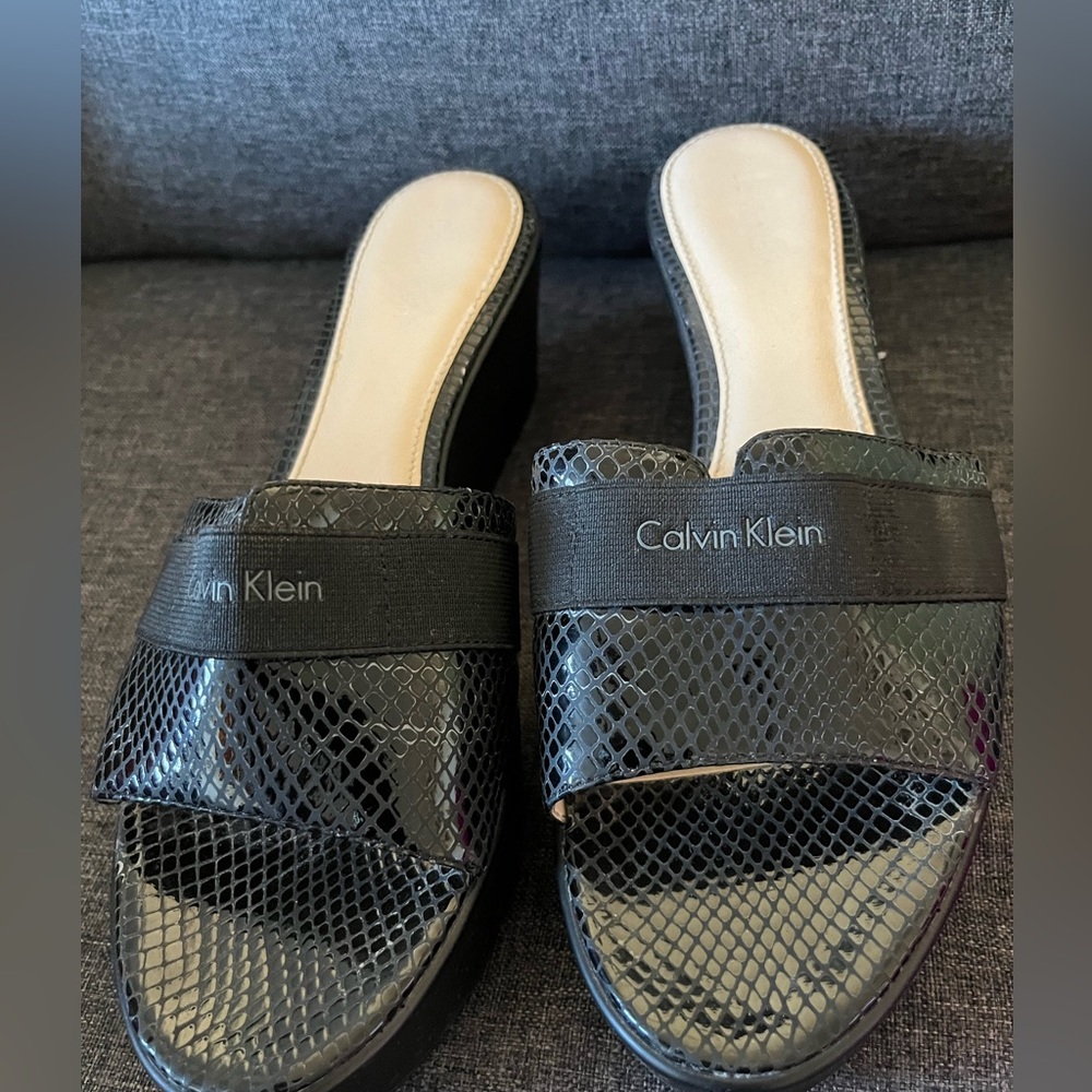Calvin Klein Irene Black Snake Print Wedges - Picture 3 of 5